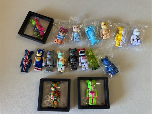 Lot bearbrick figures - 17,